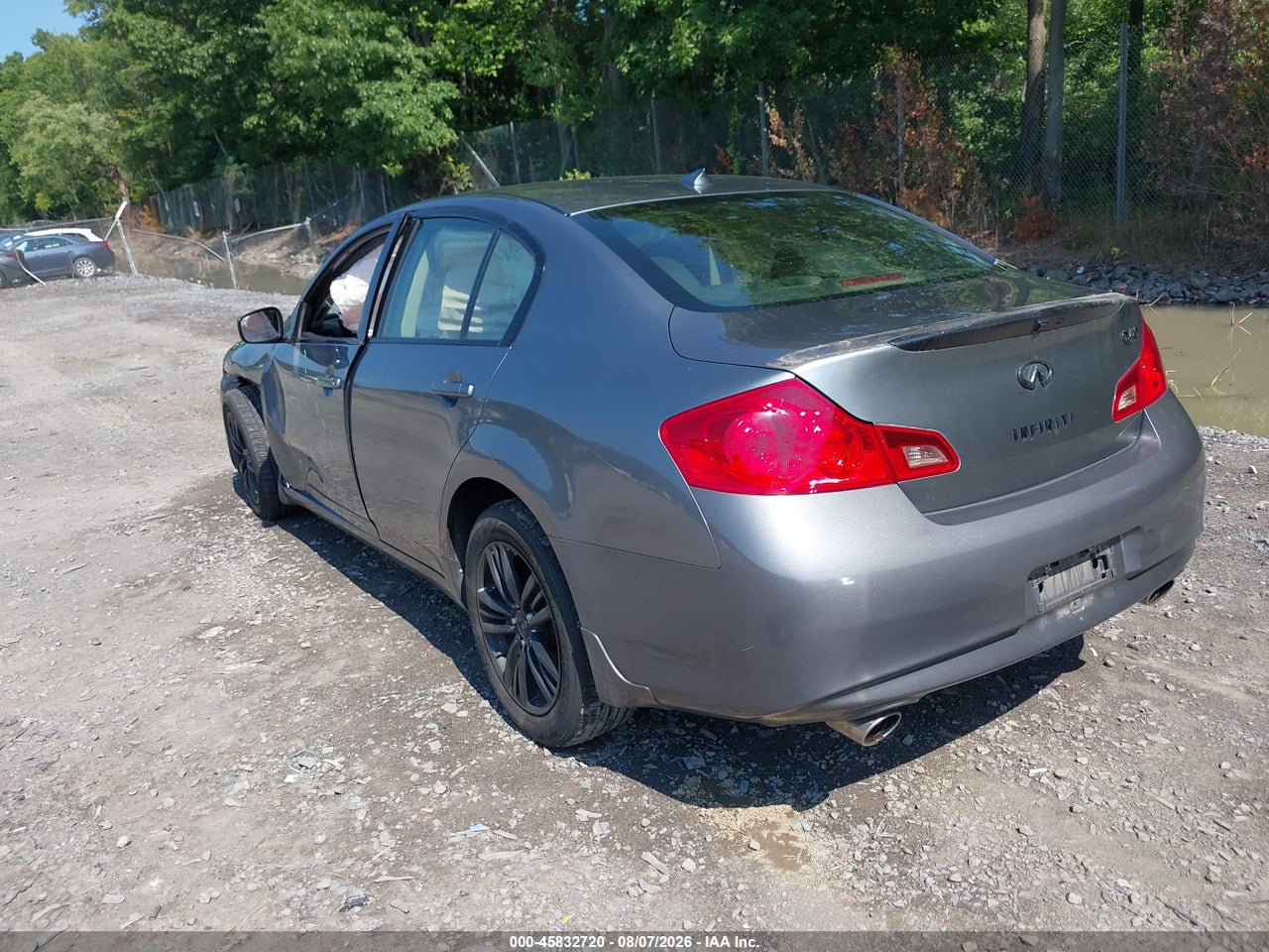 2015 INFINITI Q40 · 3/11