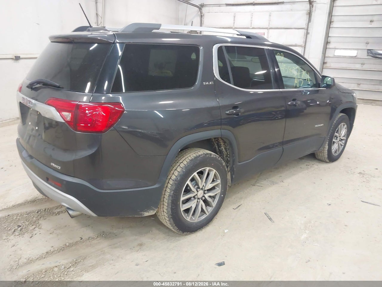 2017 GMC ACADIA SLE-2 · 4/11
