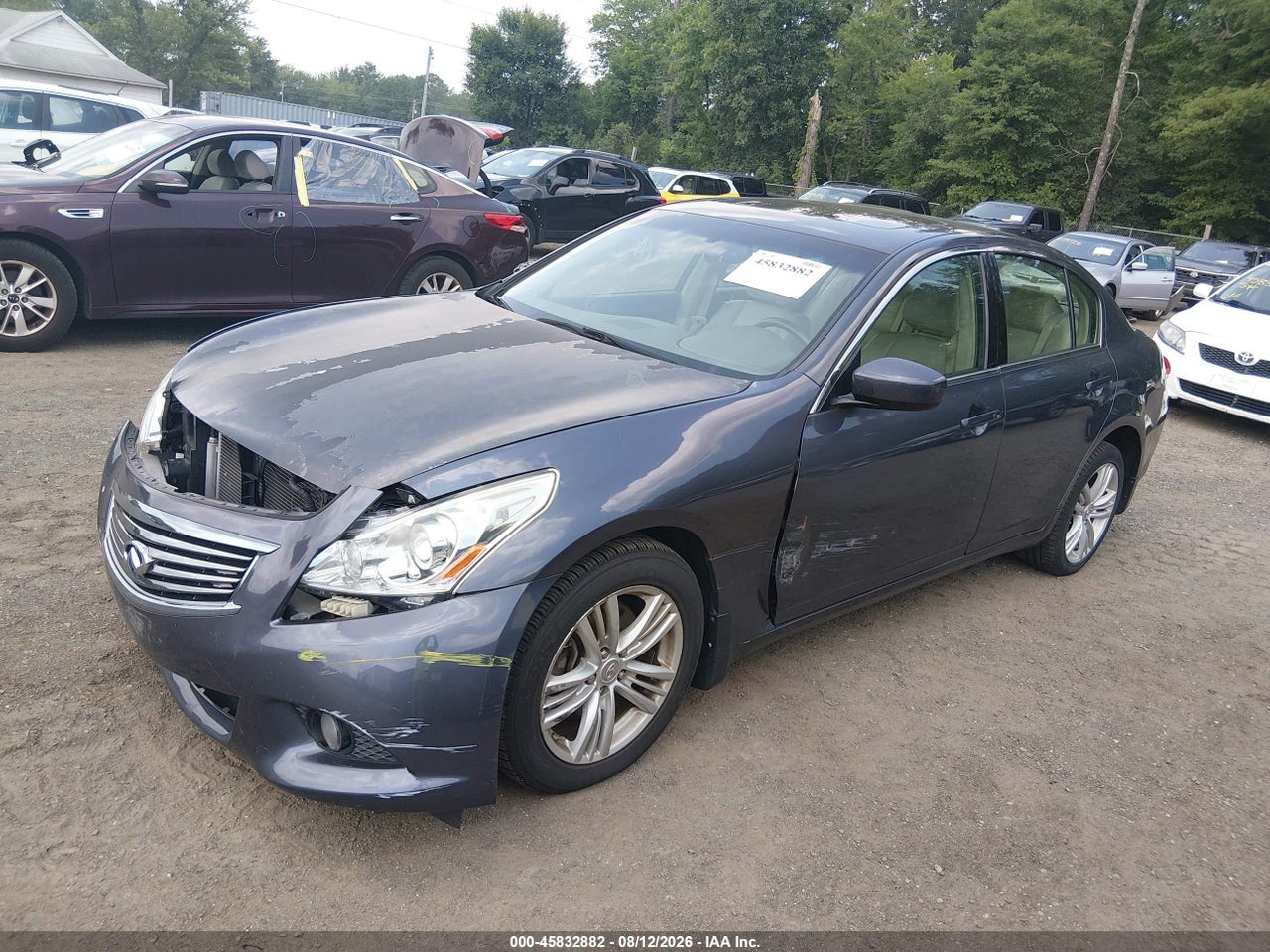 2010 INFINITI G37X · 2/11