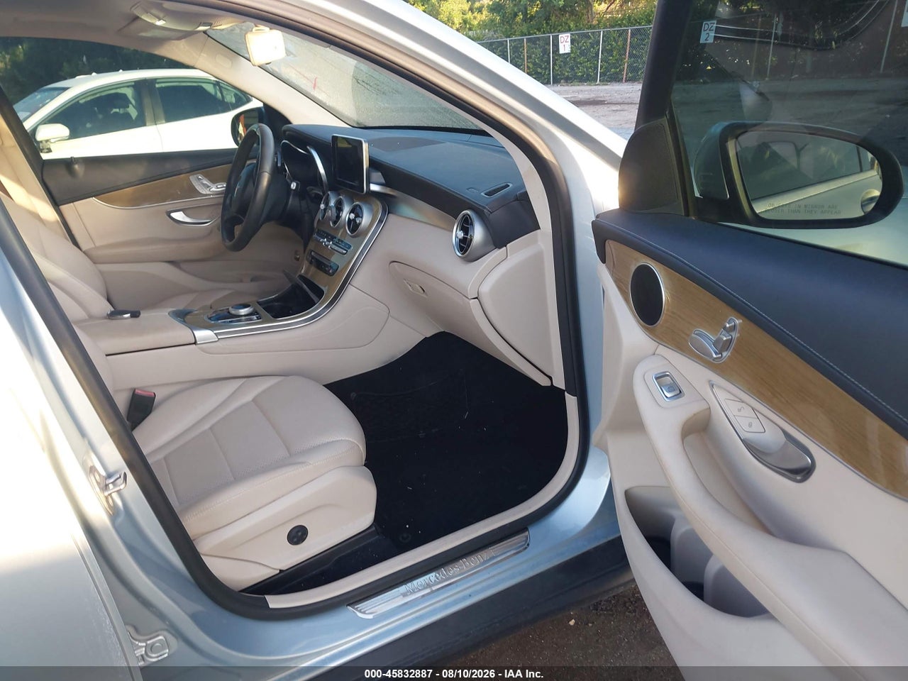 2018 MERCEDES-BENZ GLC 300 · 5/11