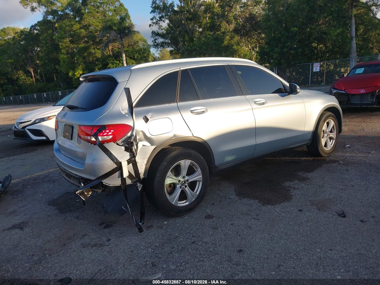 2018 MERCEDES-BENZ GLC 300 · 4/11