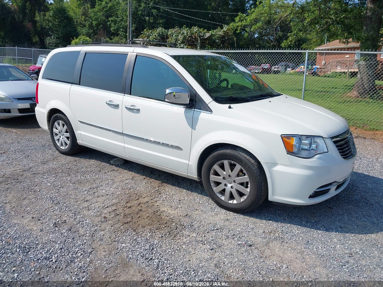 2A4RR8DGXBR****** · 2011 CHRYSLER TOWN &amp; COUNTRY TOURING-L