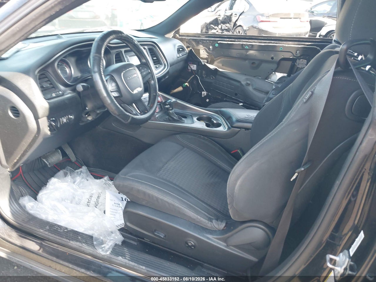 2016 DODGE CHALLENGER SXT · 5/11