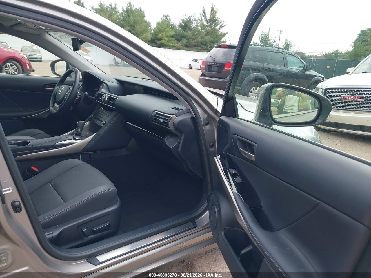 2019 LEXUS IS 300 · 5/11