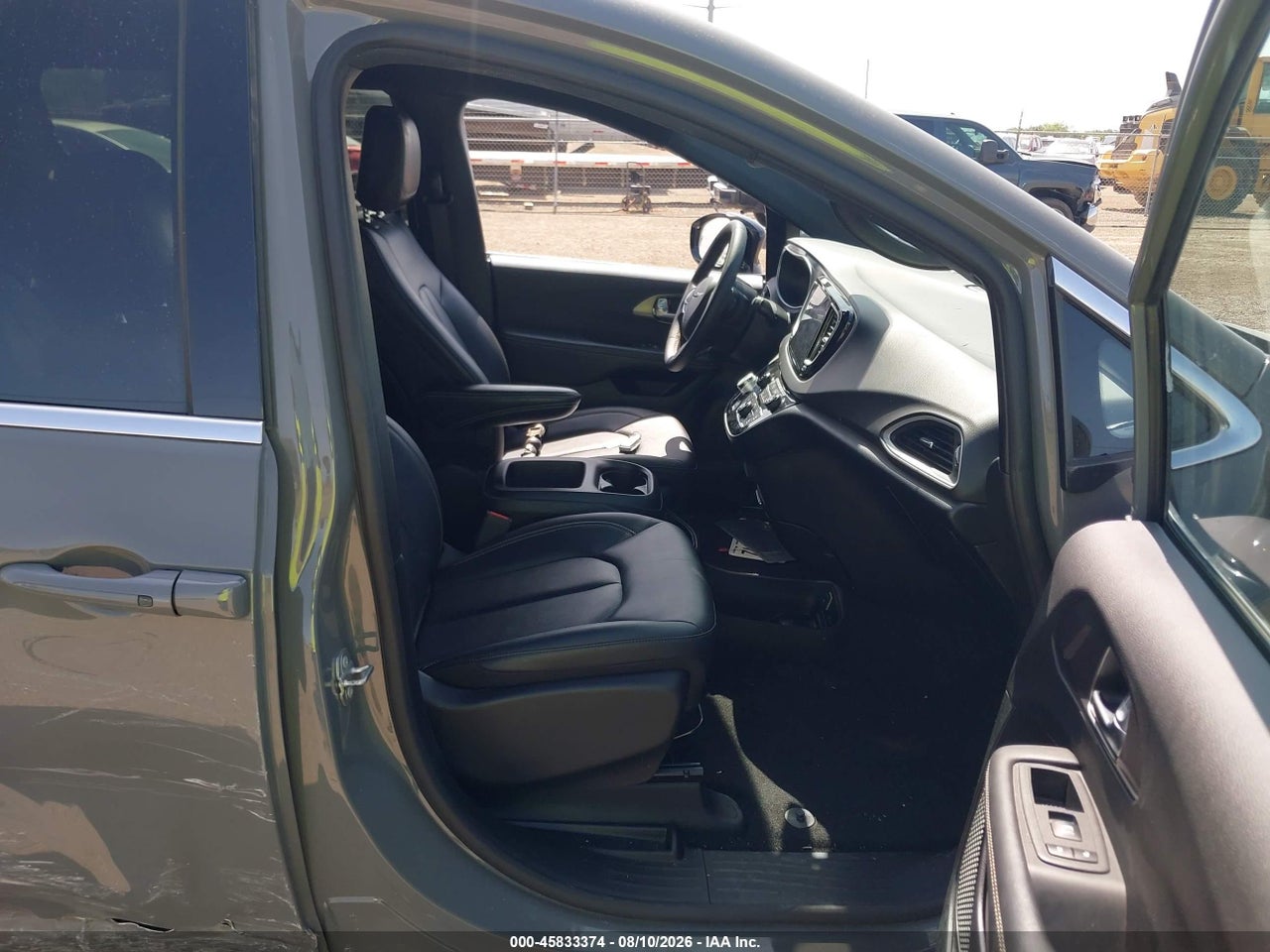 2025 CHRYSLER PACIFICA SELECT · 5/11