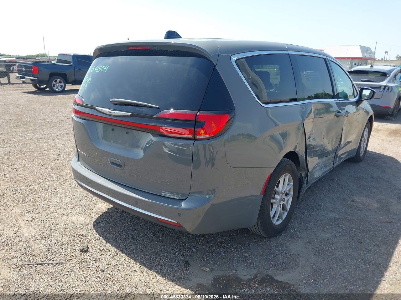 2025 CHRYSLER PACIFICA SELECT · 4/11