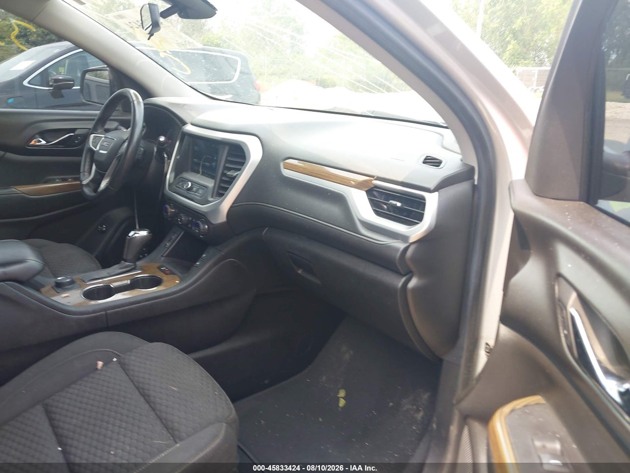 1GKKNSLA2JZ****** · 2018 GMC ACADIA SLE-2 · 5/11
