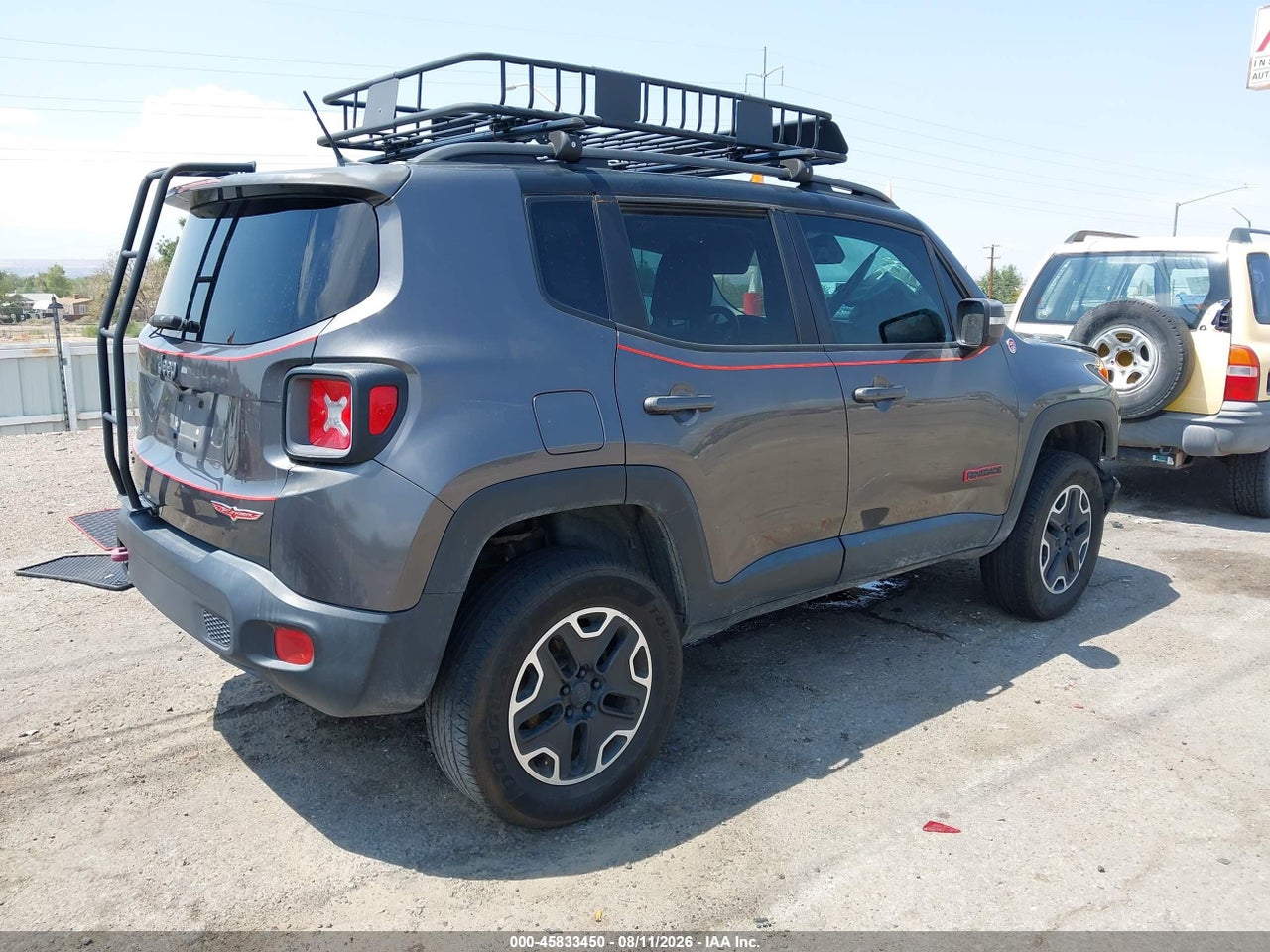 2017 JEEP RENEGADE TRAILHAWK · 4/11
