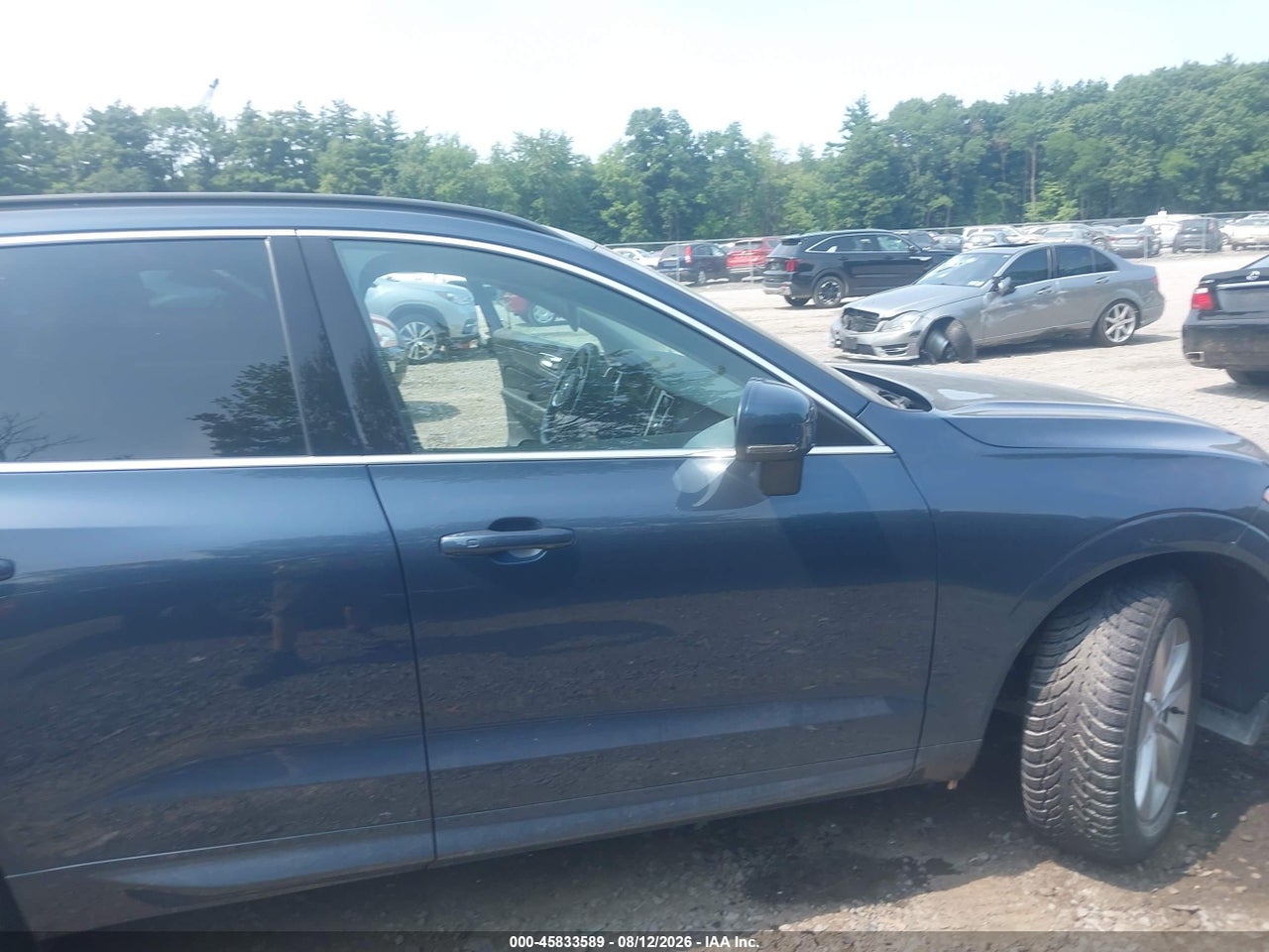 2022 VOLVO XC60 B5 MOMENTUM · 6/11