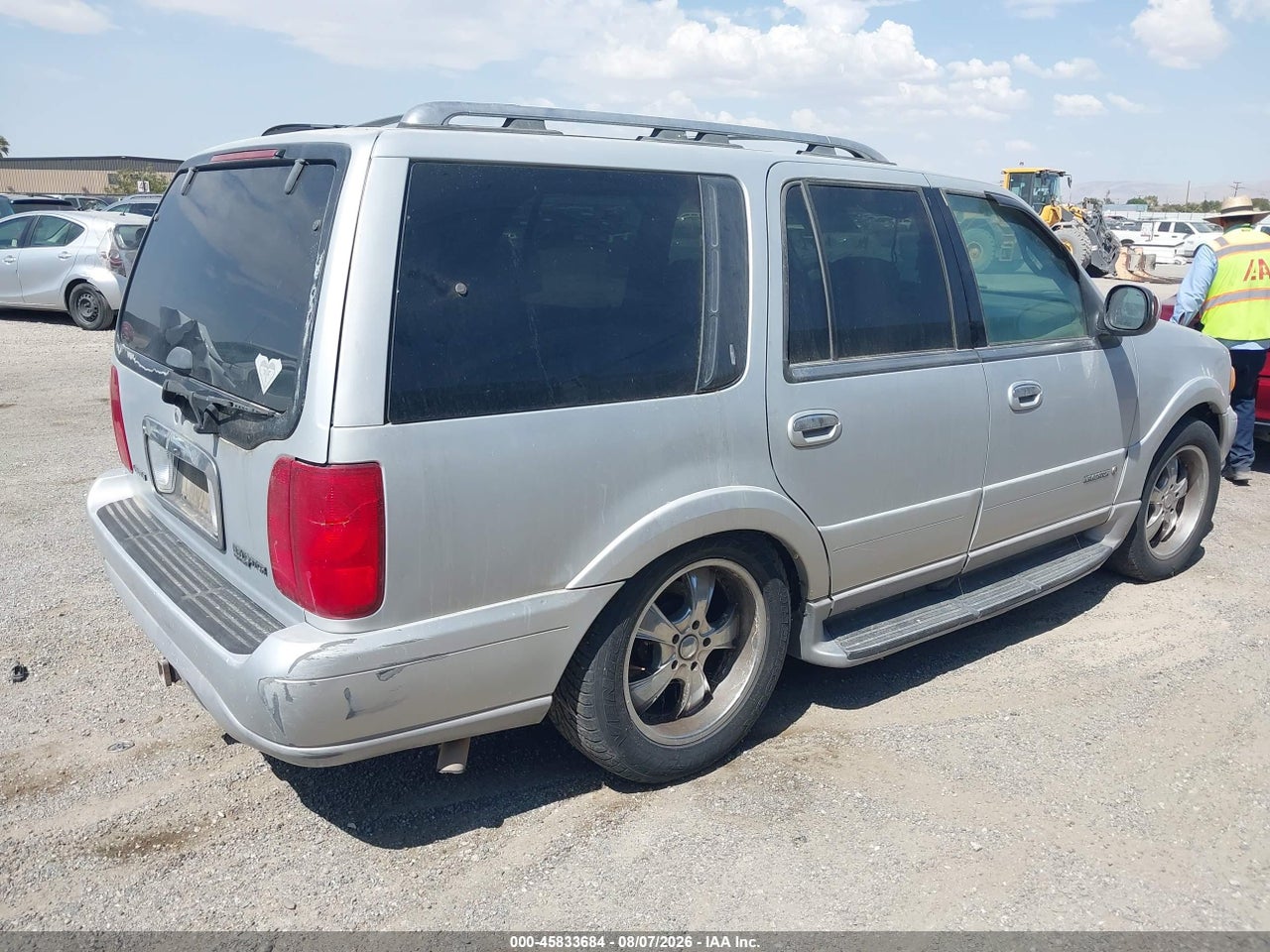 2000 LINCOLN NAVIGATOR   · 4/10