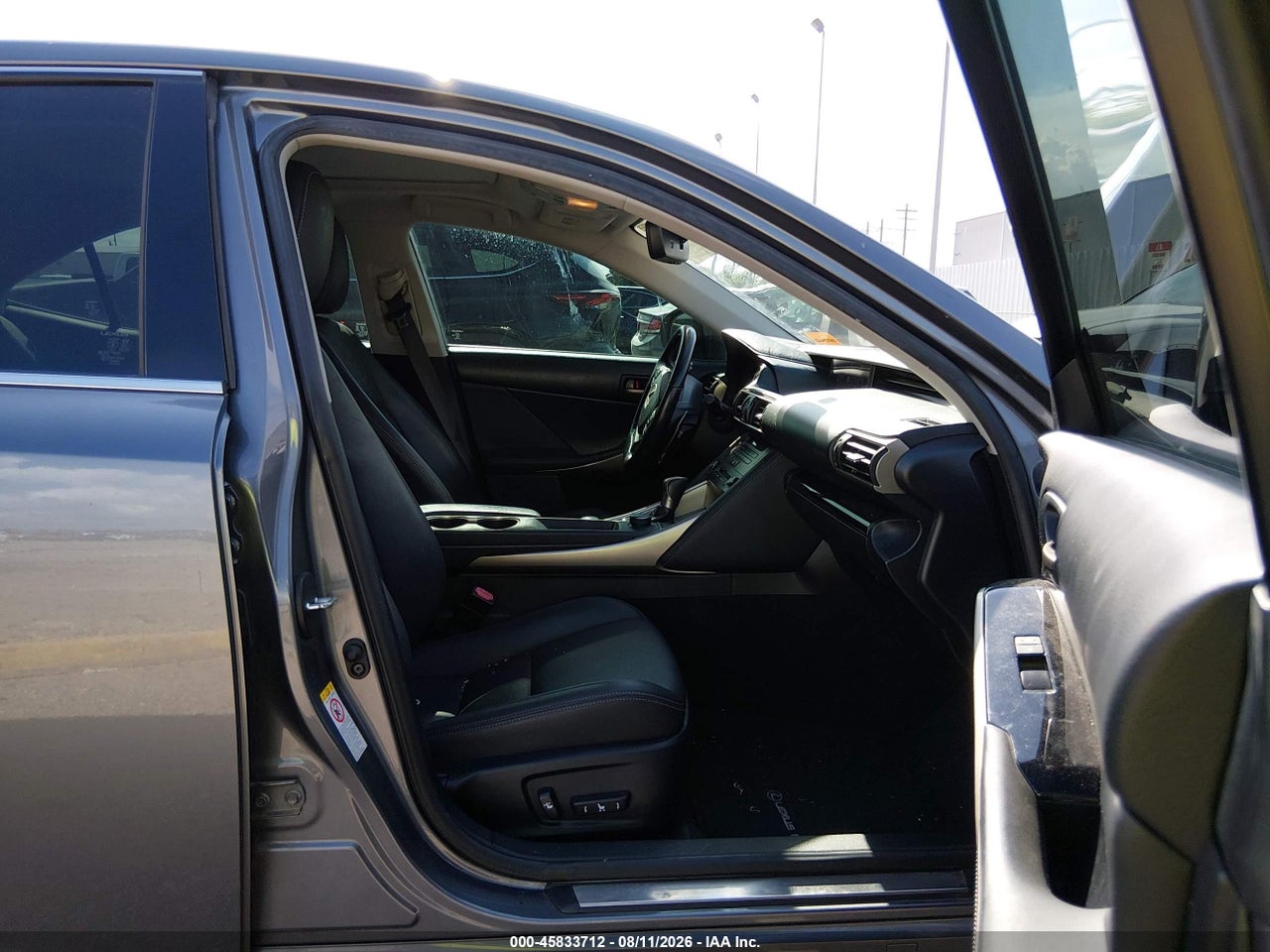 2018 LEXUS IS 300 · 5/11