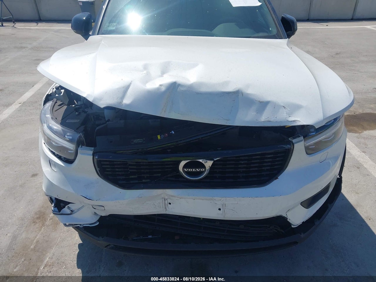 2022 VOLVO XC40 T5 R-DESIGN · 6/11