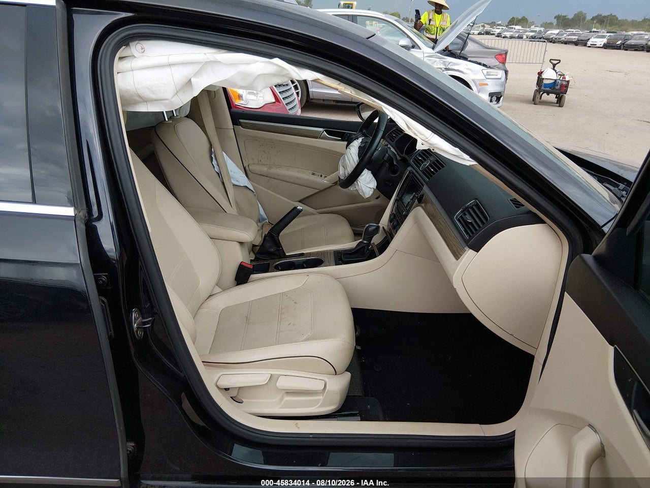 2017 VOLKSWAGEN PASSAT 1.8T SE · 5/11