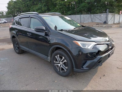 2T3BFREV8JW****** · 2018 TOYOTA RAV4 LE