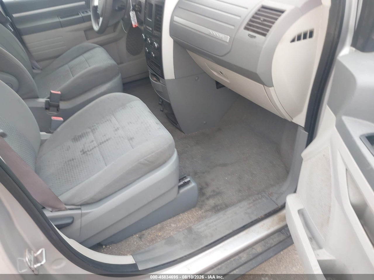 2010 DODGE GRAND CARAVAN SE · 5/11