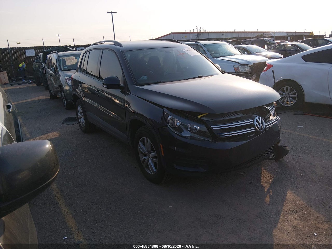 WVGBV7AX6GW****** · 2016 VOLKSWAGEN TIGUAN S