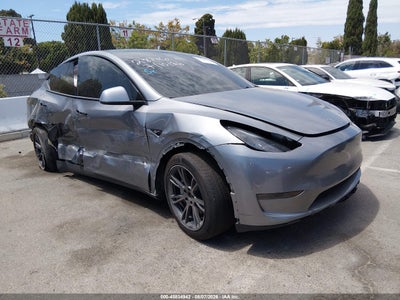 7SAYGDED3SF****** · 2025 TESLA MODEL Y LONG RANGE DUAL MOTOR REAR-WHEEL DRIVE