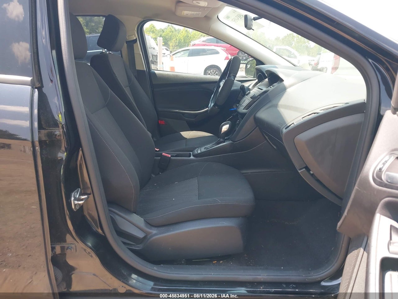 2017 FORD FOCUS SE · 5/11