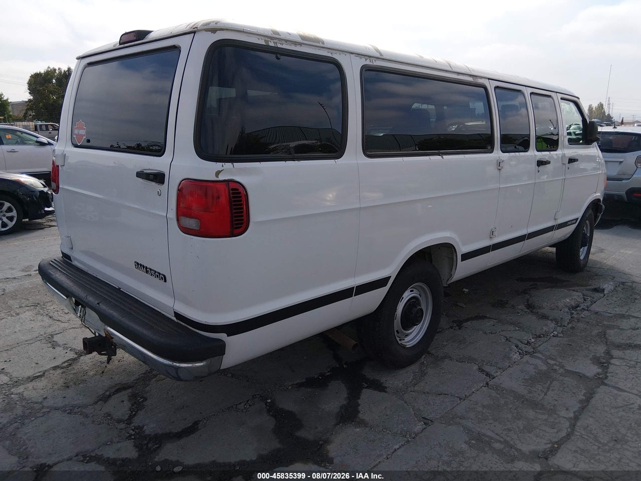 2001 DODGE RAM WAGON 3500 · 4/11