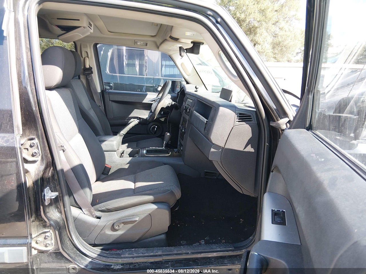 2009 JEEP COMMANDER SPORT · 5/11