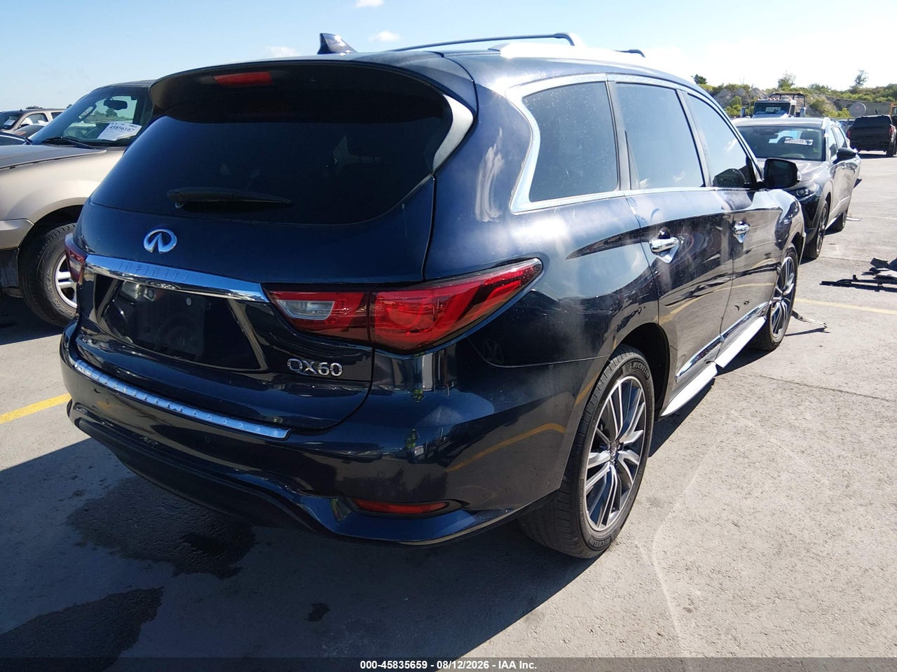 2017 INFINITI QX60 · 4/11
