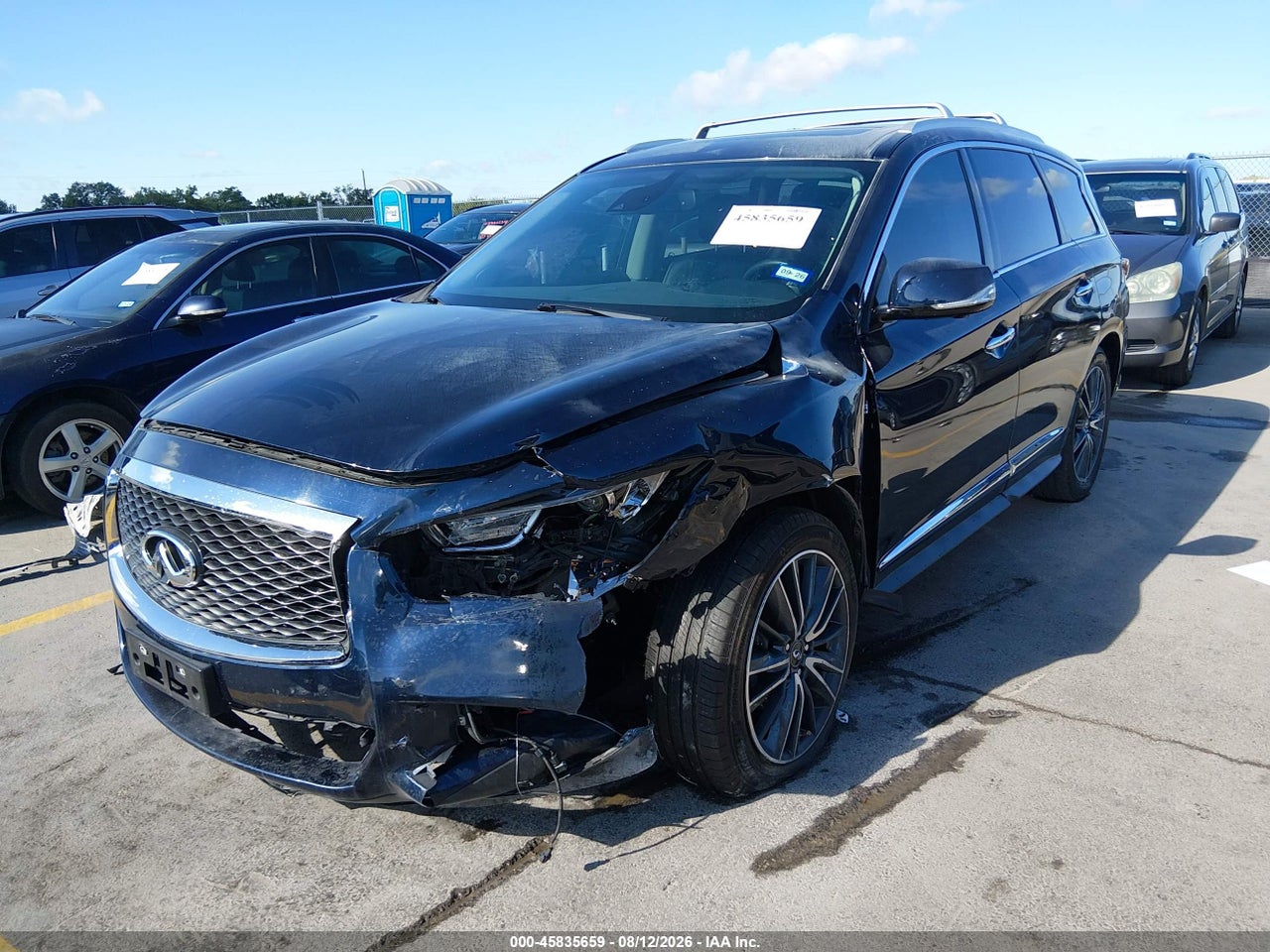 2017 INFINITI QX60 · 2/11