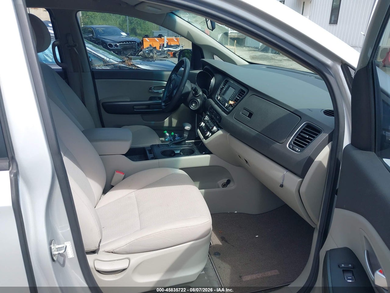 2018 KIA SEDONA L · 5/11