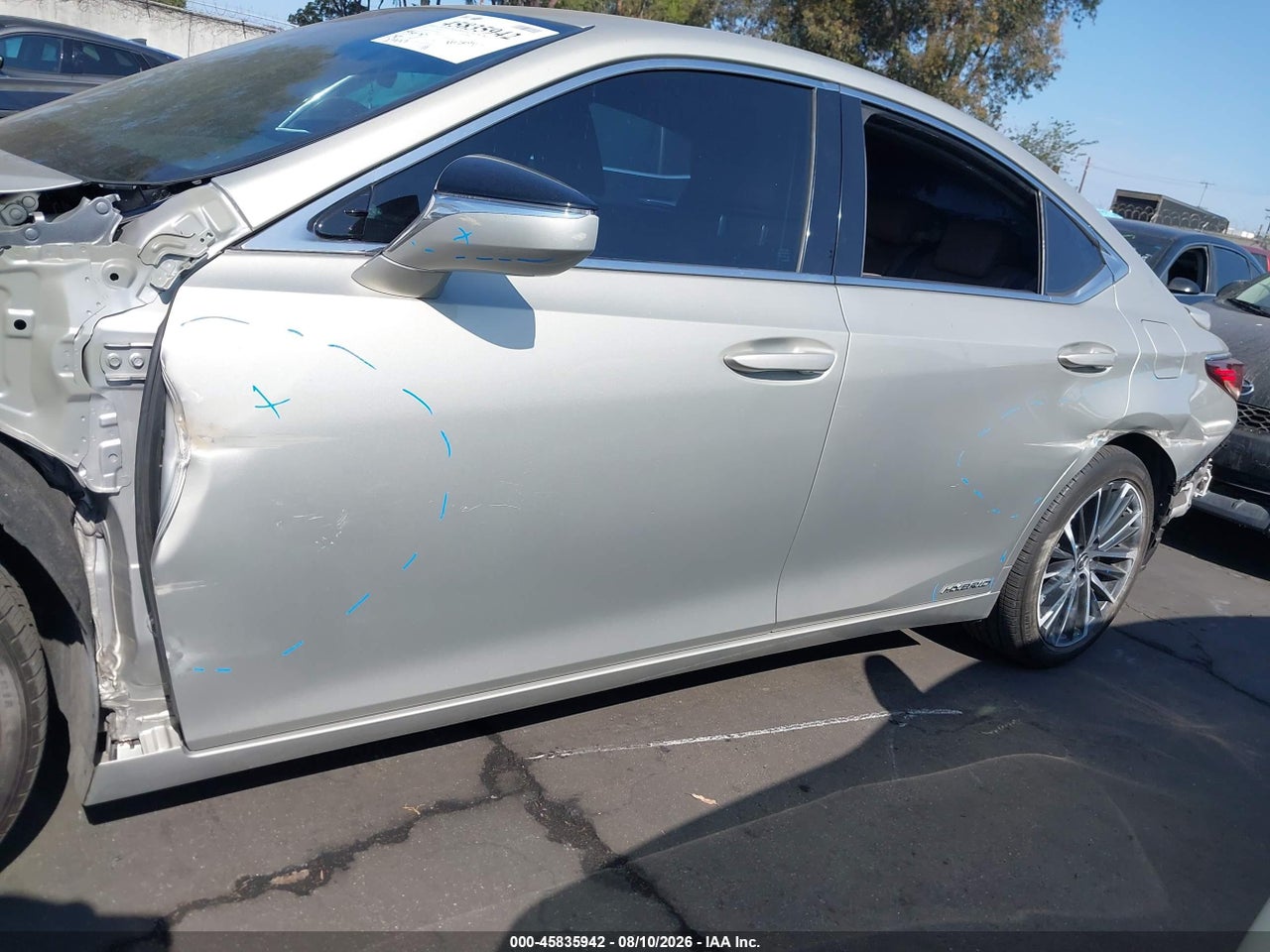 2022 LEXUS ES 300H · 6/11