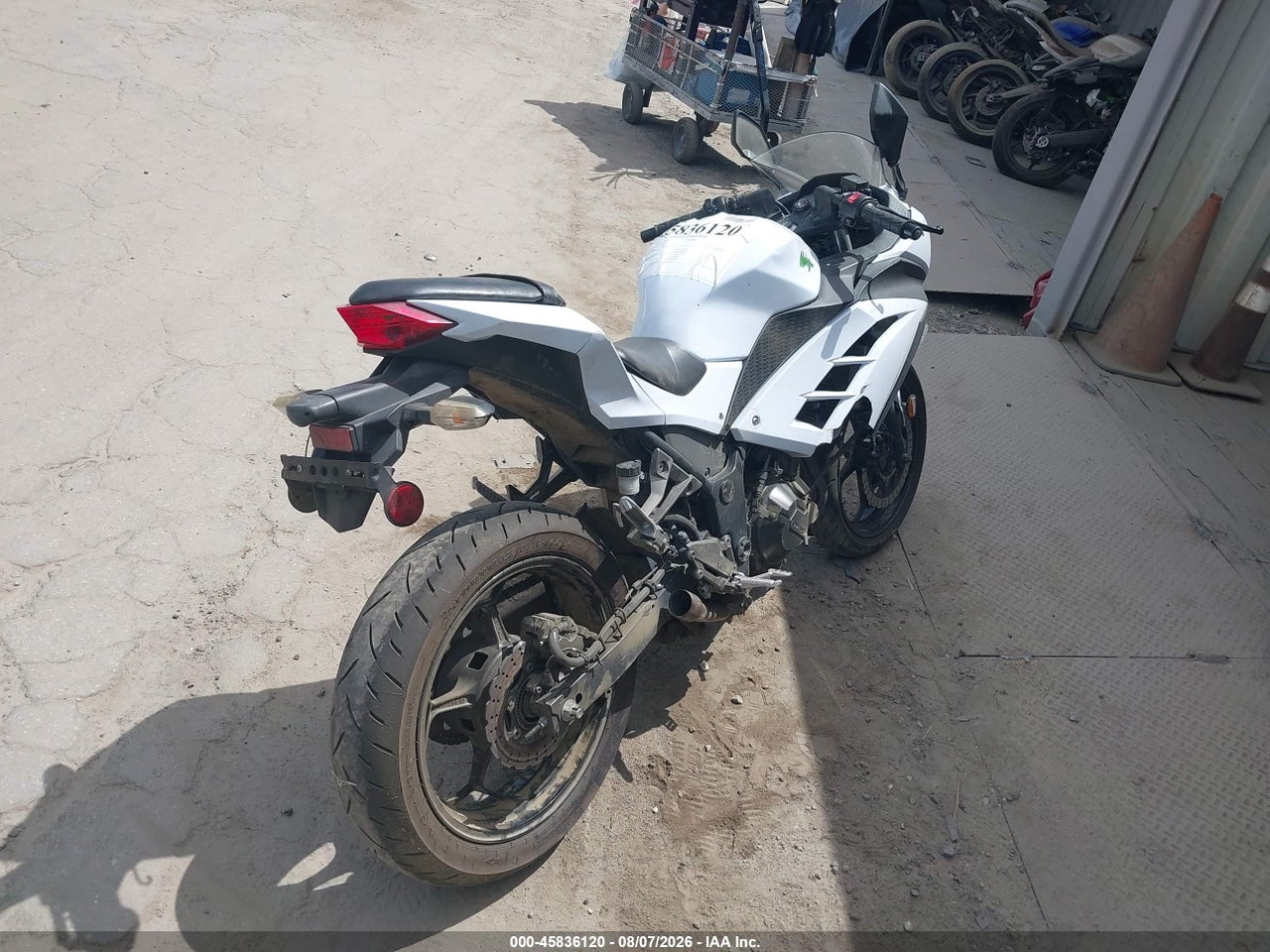 2015 KAWASAKI EX300 B · 4/11