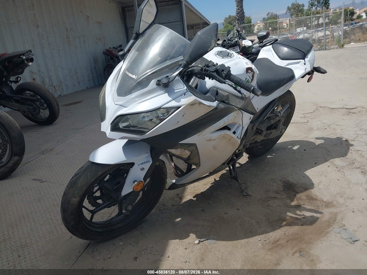 2015 KAWASAKI EX300 B · 2/11