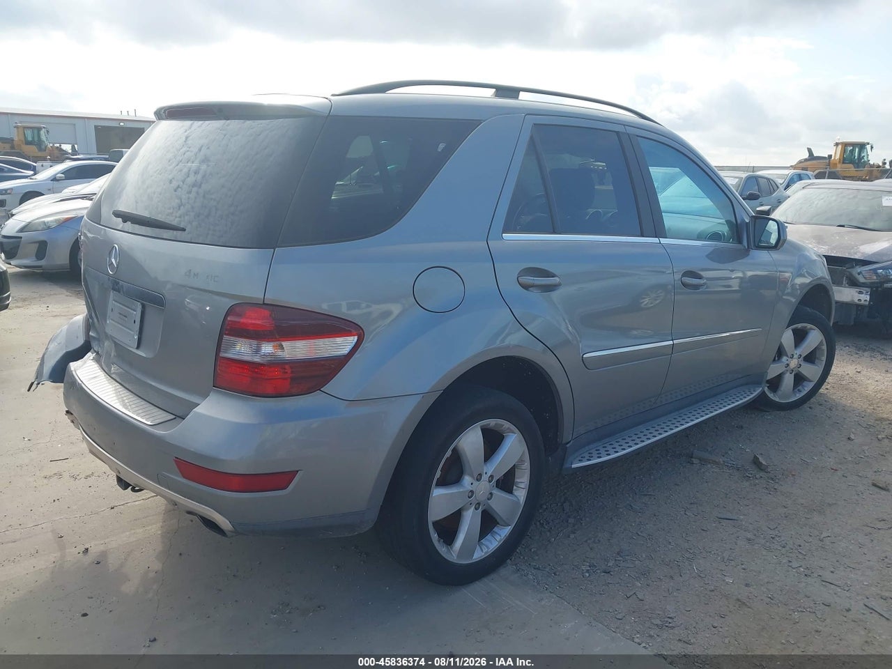 2010 MERCEDES-BENZ ML 350 · 4/11