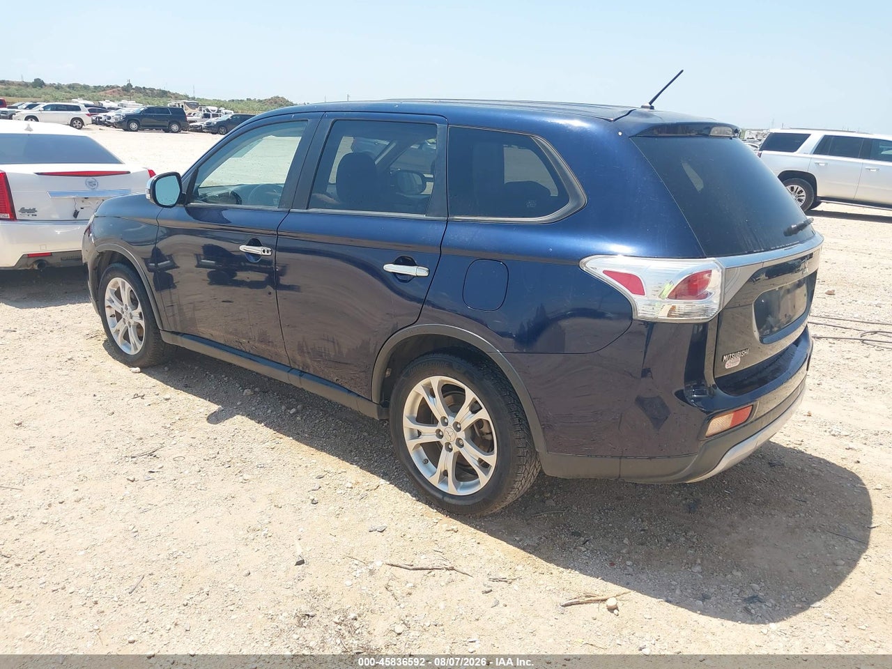 2015 MITSUBISHI OUTLANDER SE · 3/11