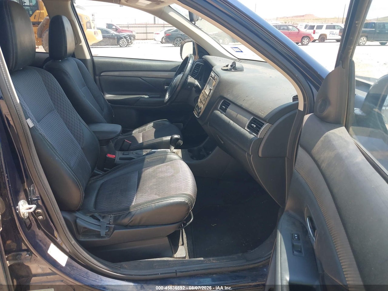 2015 MITSUBISHI OUTLANDER SE · 5/11