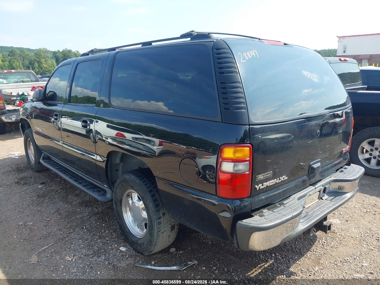 2003 GMC YUKON XL 1500 SLT · 3/11