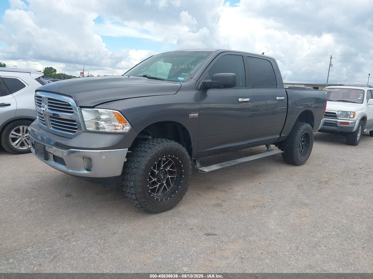 2016 RAM 1500 SLT · 2/11