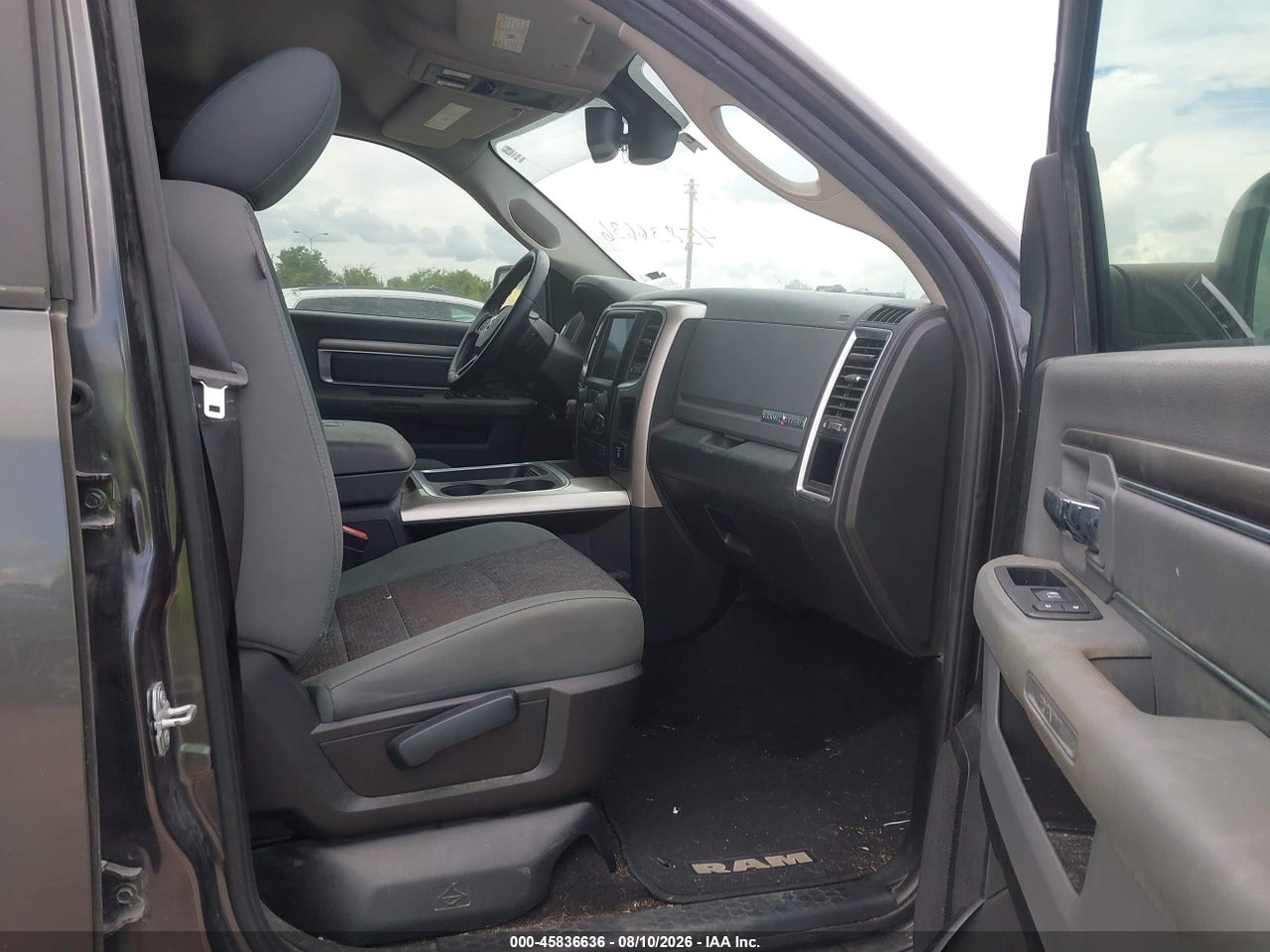 2016 RAM 1500 SLT · 5/11
