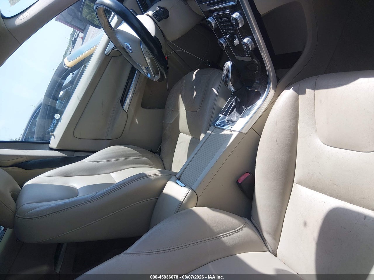 2015 VOLVO XC60 T5 PLATINUM · 5/11