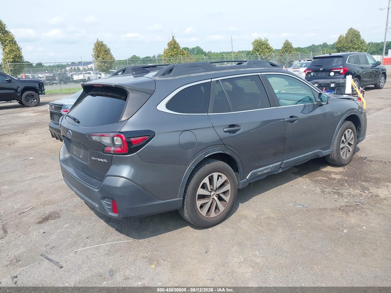 2021 SUBARU OUTBACK PREMIUM · 4/11