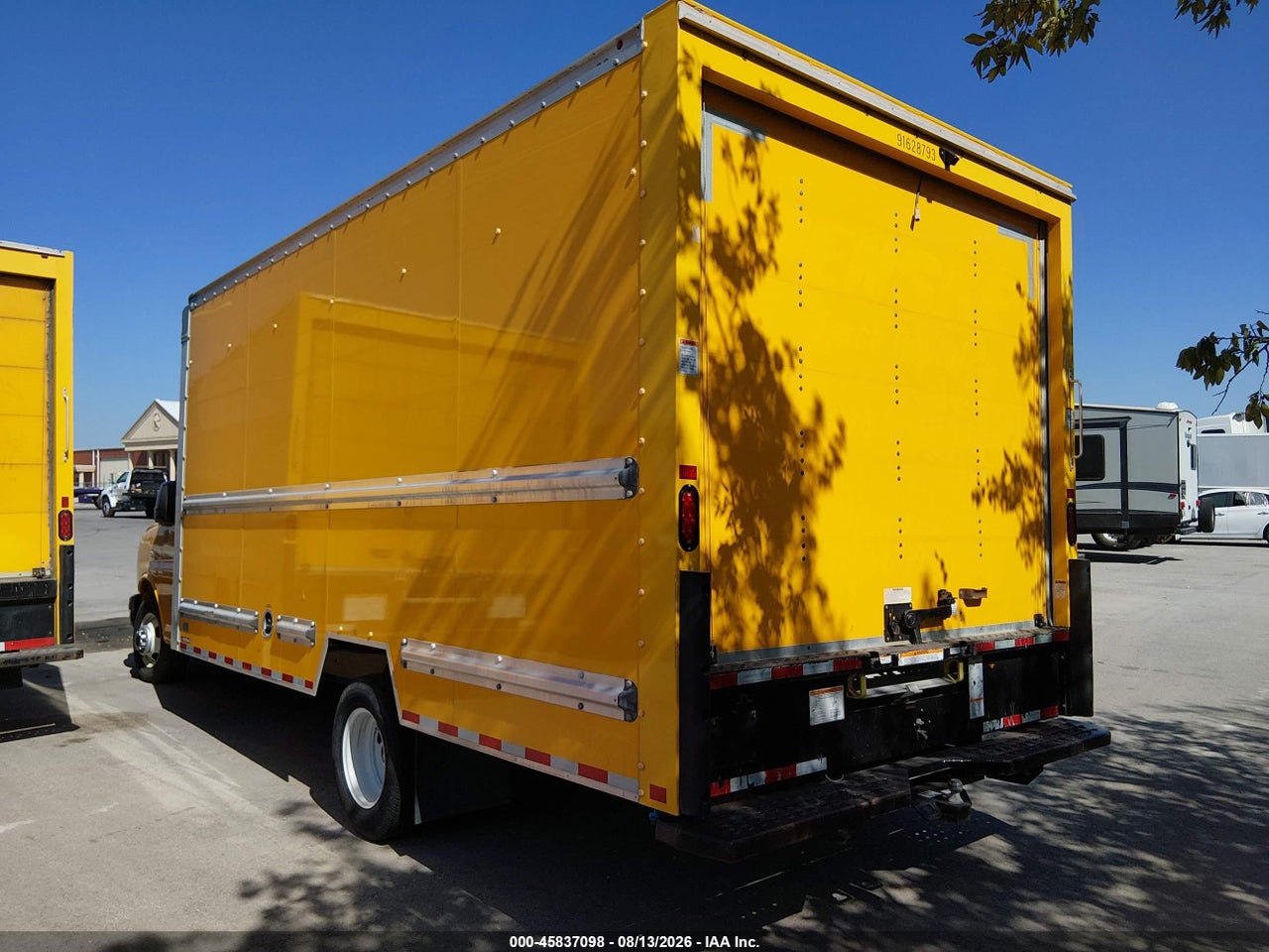 2023 GMC SAVANA CUTAWAY WORK VAN · 3/4