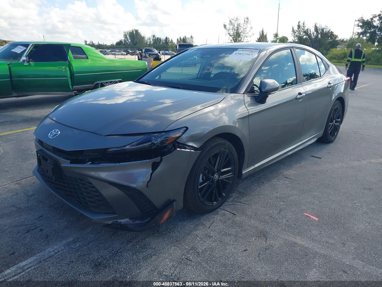 2026 TOYOTA CAMRY SE · 2/11