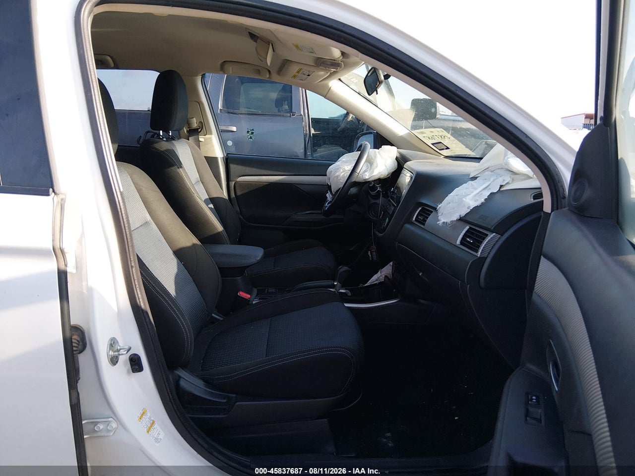 2018 MITSUBISHI OUTLANDER SE · 5/11