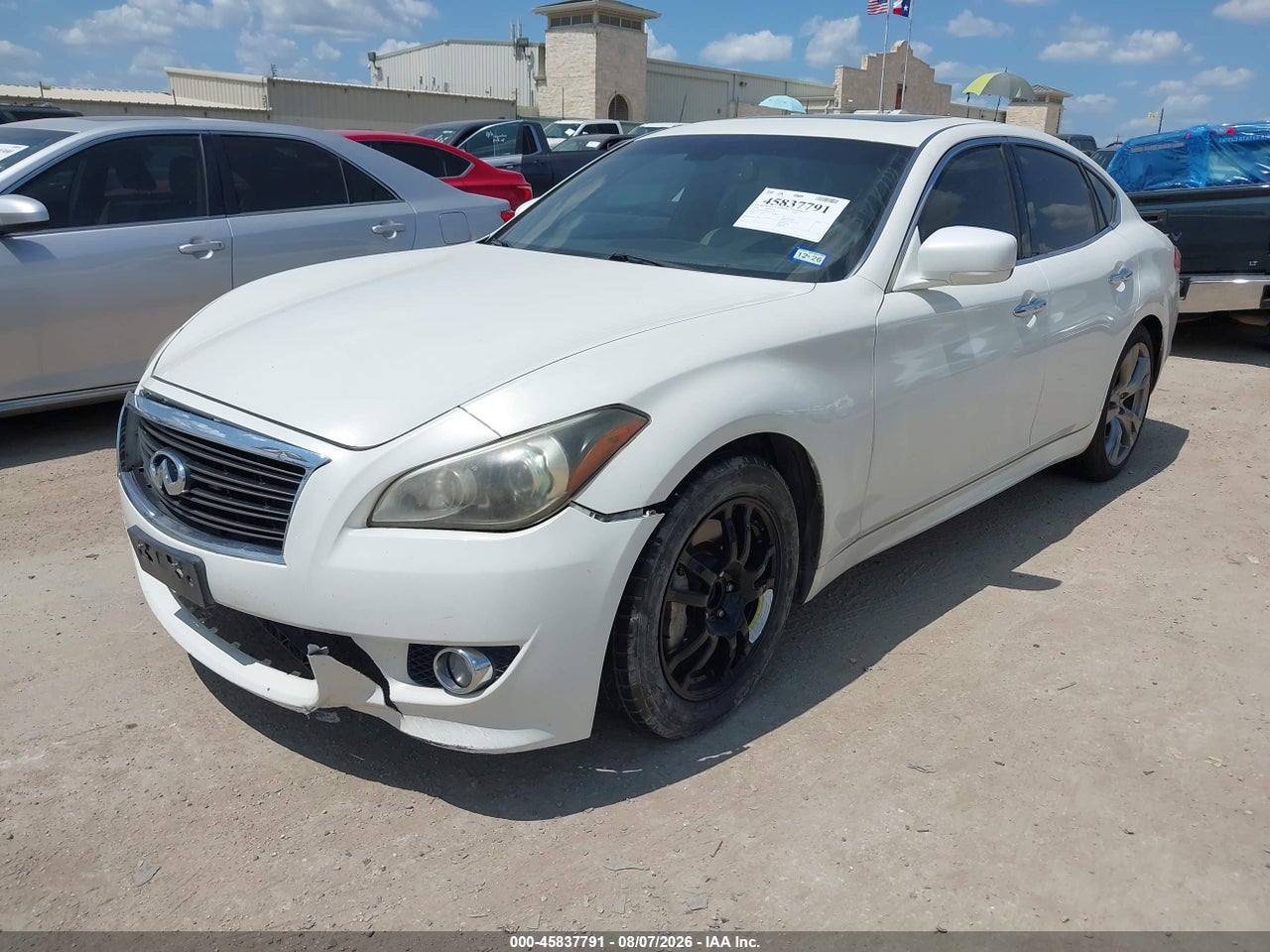 2013 INFINITI M37 · 2/11
