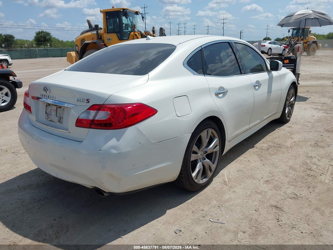 2013 INFINITI M37 · 4/11