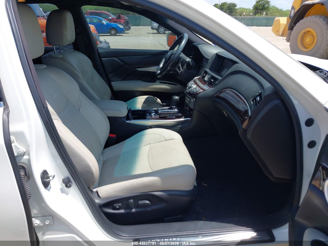 2013 INFINITI M37 · 5/11