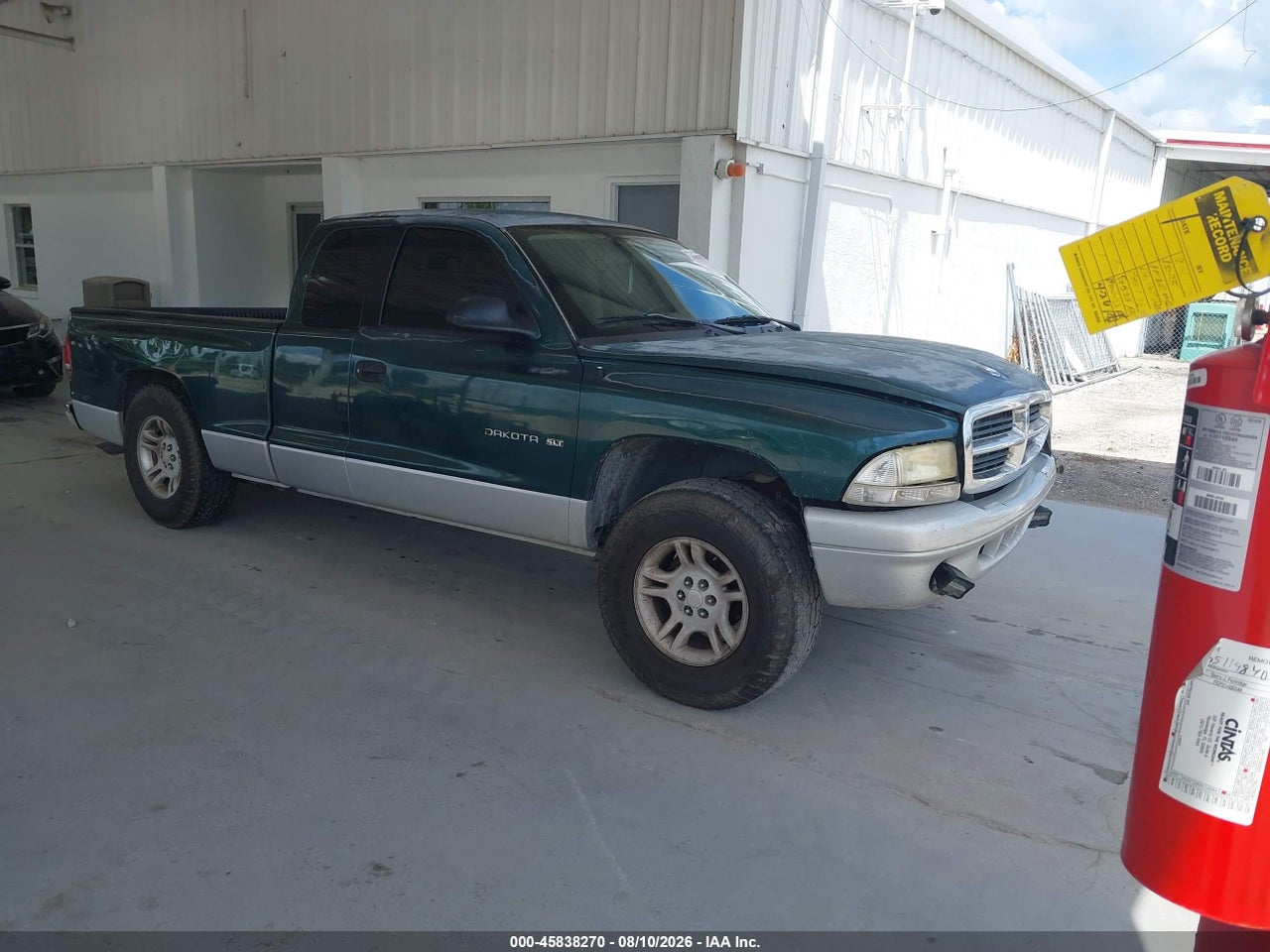 1B7GL42X82S****** · 2002 DODGE DAKOTA SLT