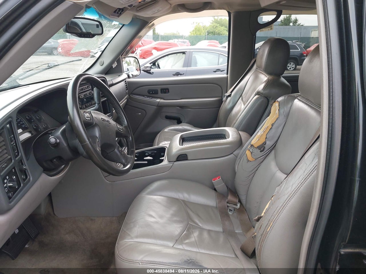 2004 GMC YUKON SLT · 5/11