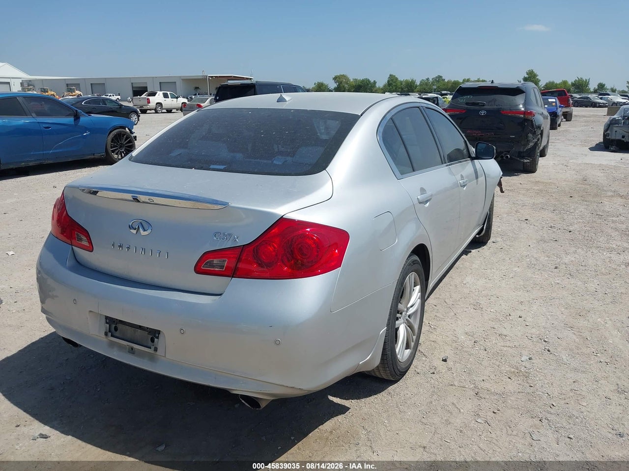 2012 INFINITI G37X · 4/11