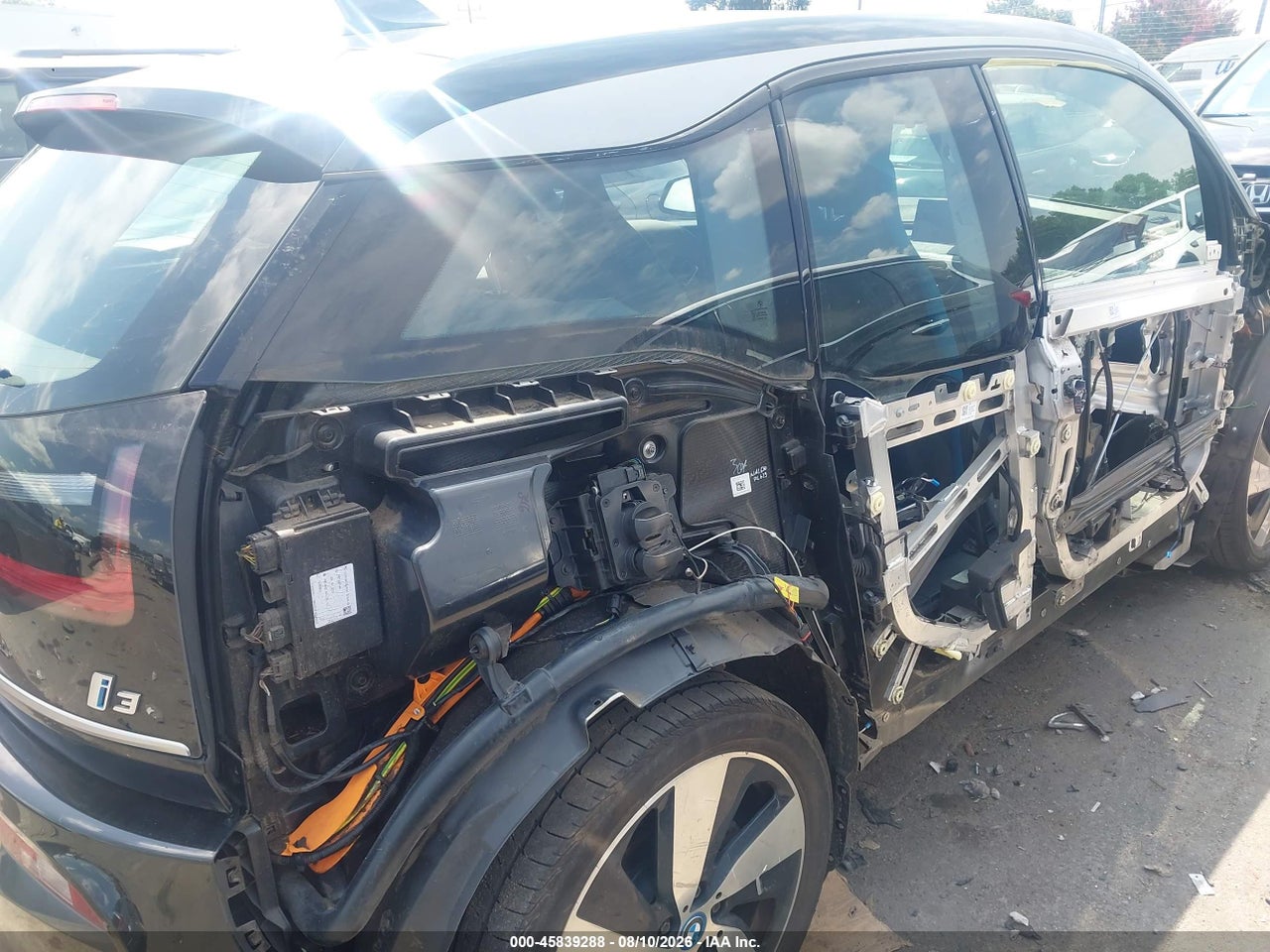 2019 BMW I3 120AH W/RANGE EXTENDER · 6/11