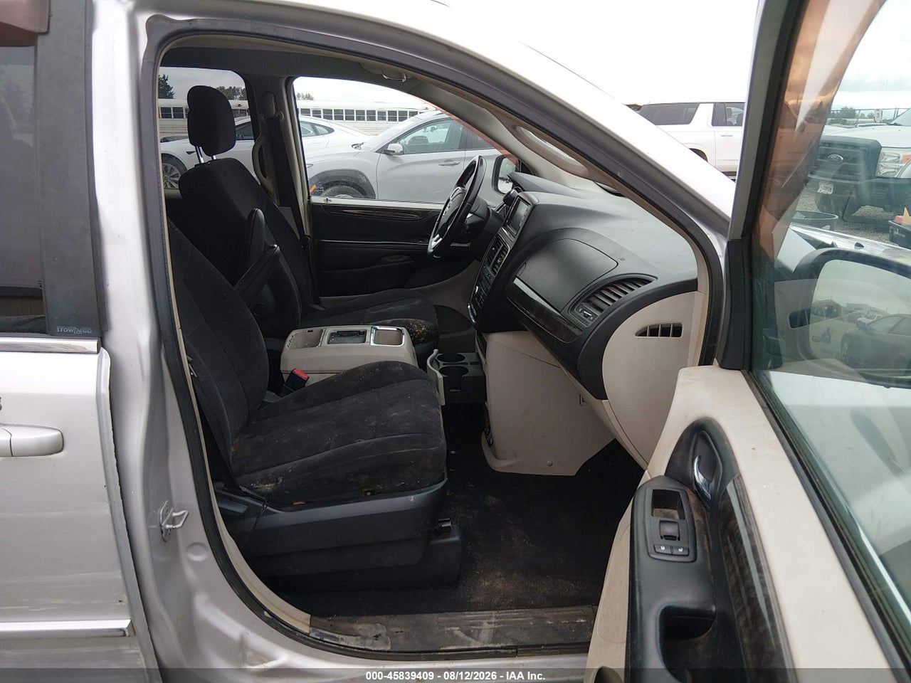 2D4RN5DGXBR****** · 2011 DODGE GRAND CARAVAN CREW · 5/11