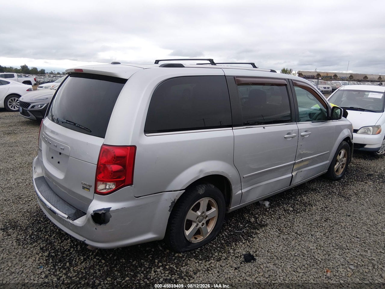 2D4RN5DGXBR****** · 2011 DODGE GRAND CARAVAN CREW · 4/11